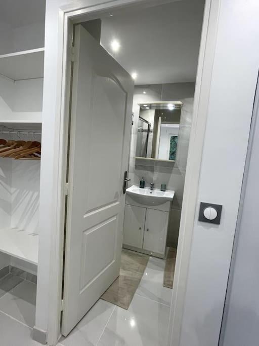 Cosy Et Moderne Proche De Disneyland Apartment