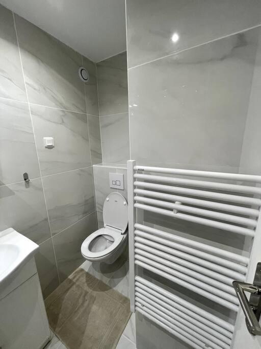 Cosy Et Moderne Proche De Disneyland Apartamento